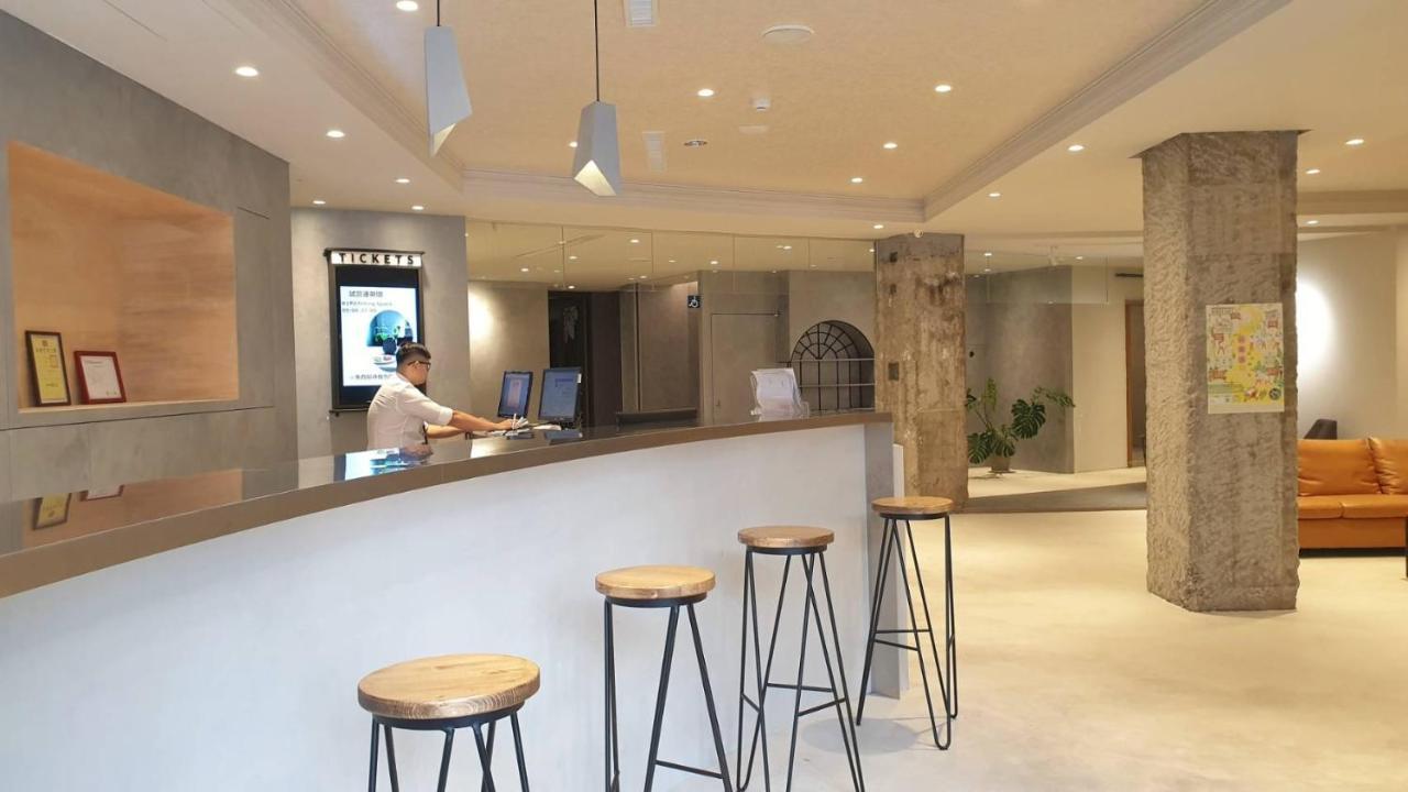 Talmud Business Hotel - Zhongshan Taichung Bagian luar foto