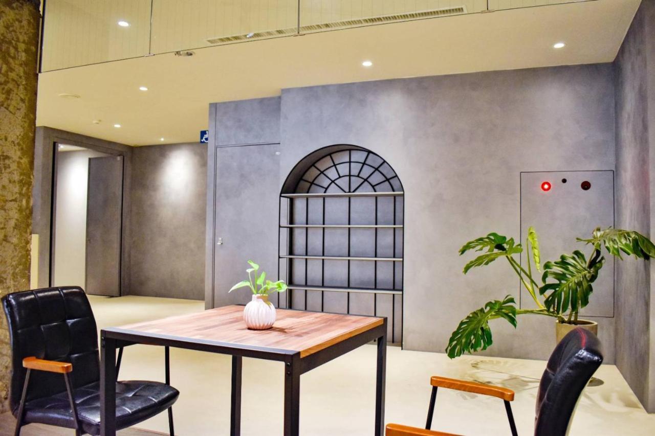 Talmud Business Hotel - Zhongshan Taichung Bagian luar foto