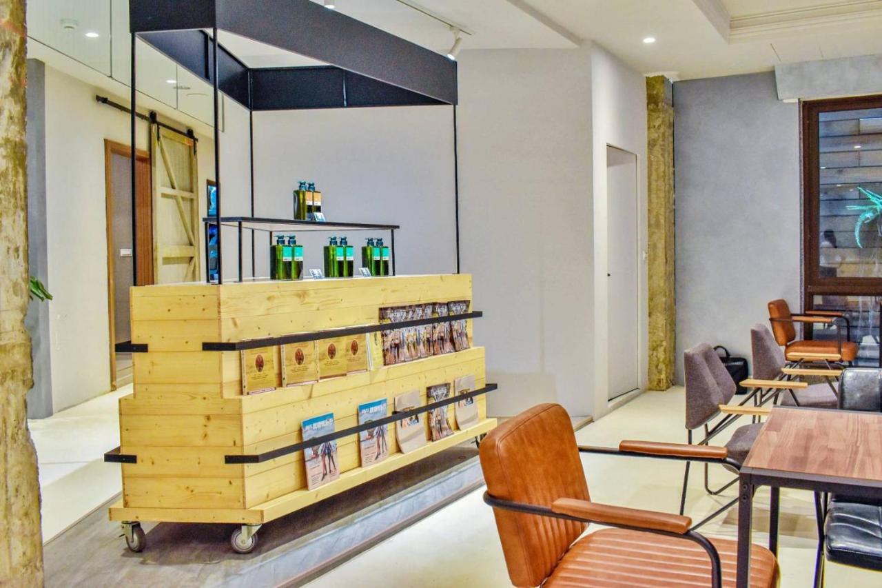 Talmud Business Hotel - Zhongshan Taichung Bagian luar foto
