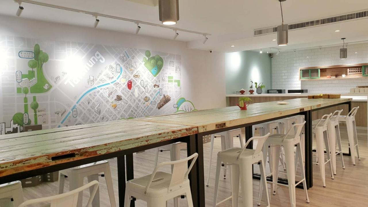 Talmud Business Hotel - Zhongshan Taichung Bagian luar foto