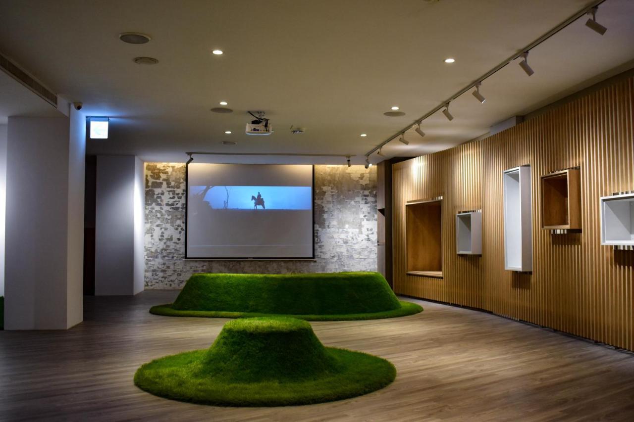 Talmud Business Hotel - Zhongshan Taichung Bagian luar foto