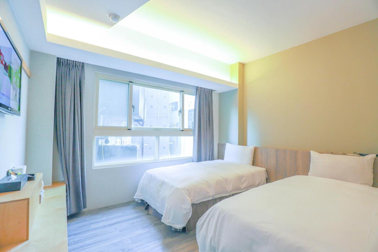 Talmud Business Hotel - Zhongshan Taichung Bagian luar foto
