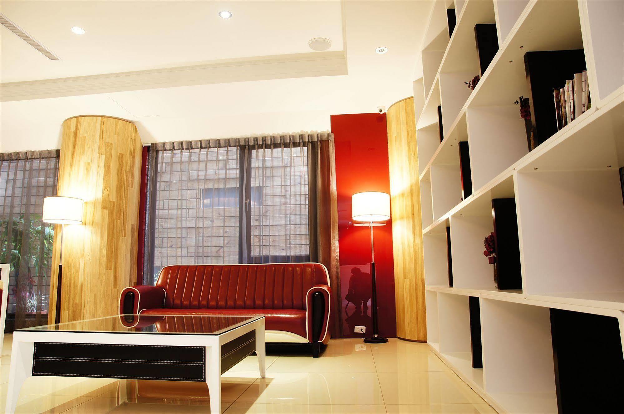 Talmud Business Hotel - Zhongshan Taichung Bagian luar foto