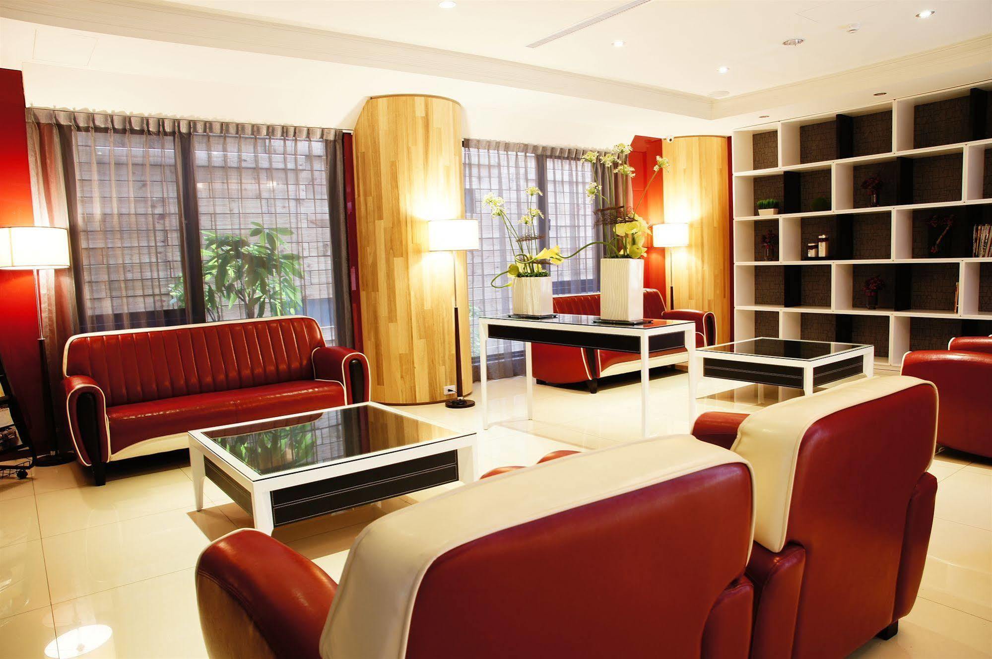 Talmud Business Hotel - Zhongshan Taichung Bagian luar foto